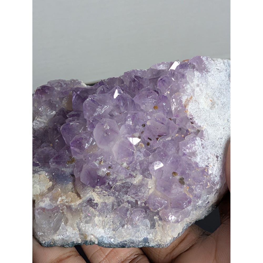 Small Amythyst Geode Cluster - Picture 4 of 8